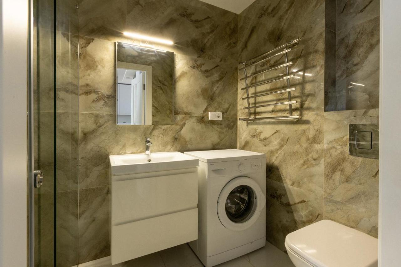 Vip Apartment Near Center Lemberg Exterior foto